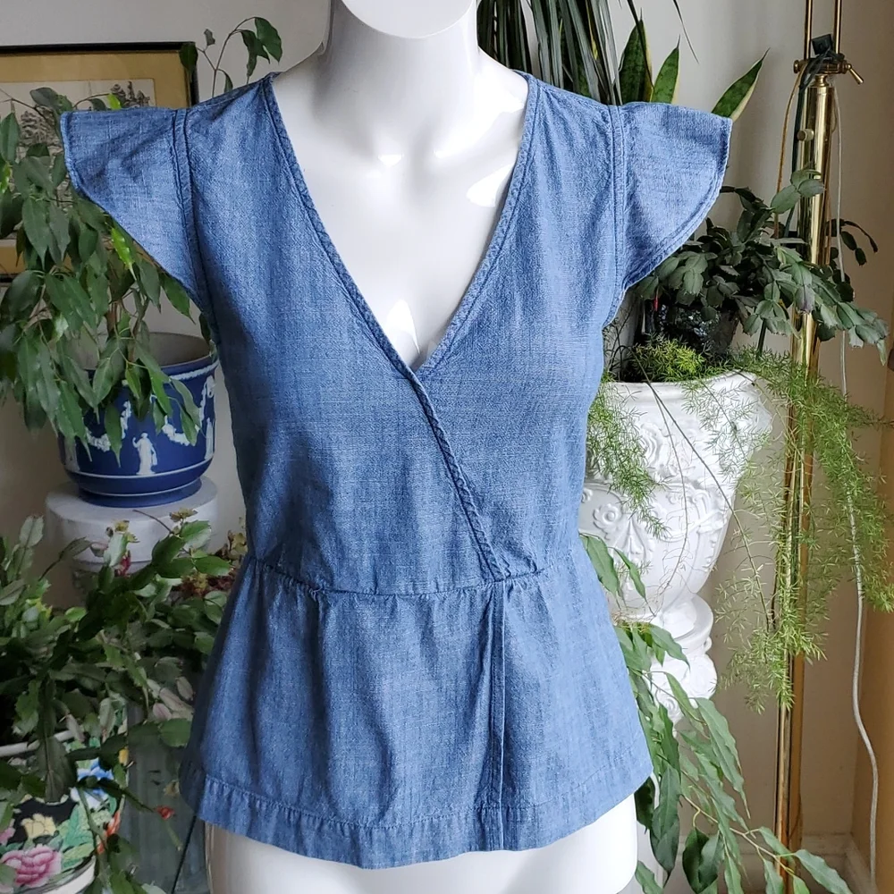 J. By J. Crew Chambray Blue top Size 00